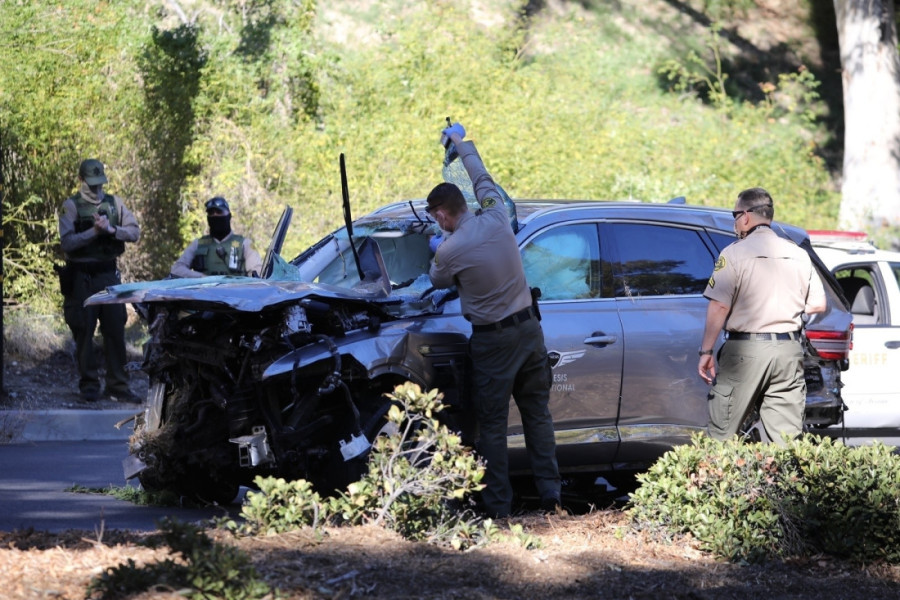 Čuveni Tajger Vuds doživeo saobraćajku: Ovo su prve fotke sa lica mesta, golfer bio pijan?! (FOTO)