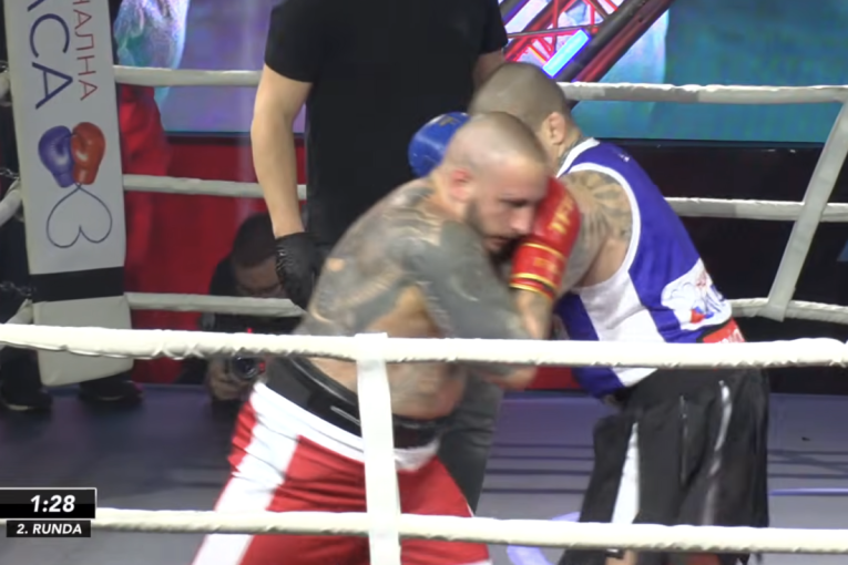 Udarao bez milosti! Vaso Bakočević razorio Vuka Moba, težak nokaut! (VIDEO)