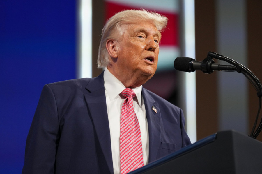 Otkriven još jedan saučesnik pedofila: Modni agent vrbovao devojke za Epstina i molio ga da ih "proba u krevetu"