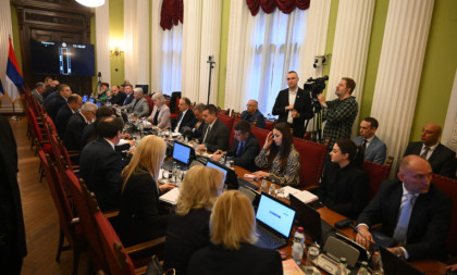 Neviđena sramota: Za rektorku Univerizteta umetnosti smrt studentkinje na Filozofskom fakultetu je izolovani incident!