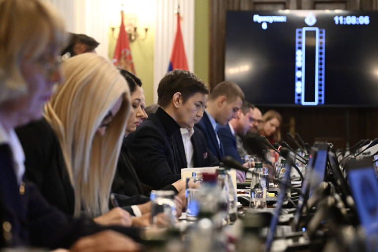 Skandal: Đilasov poslanik savetuje da ako građane zanima ko brine o studentima pitaju ChatGPT