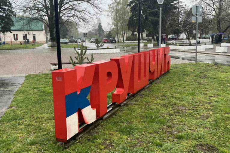 Blokaderi ruše po Kuli: Haos na glasačkom mestu u Kruščiću! (FOTO/VIDEO)