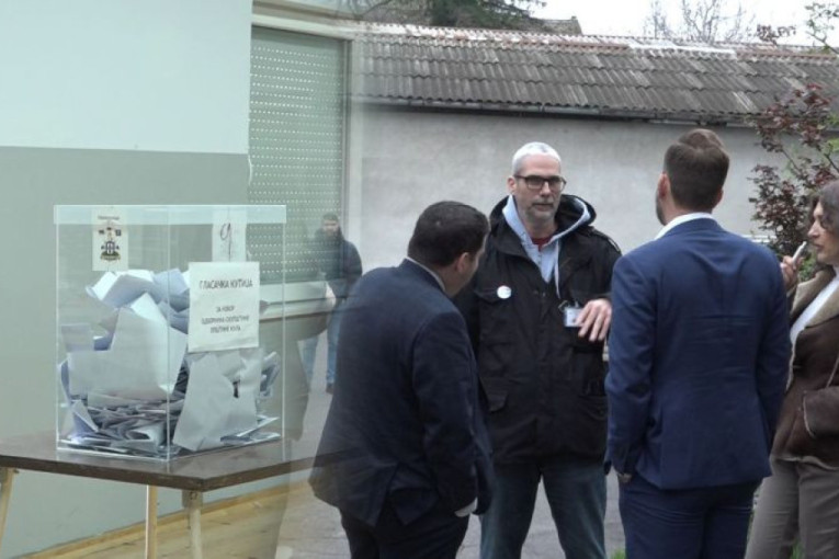 Američki posmatrač zatečen scenama izbornog dana: Ukazao na pritiske i pokušaje zastrašivanja, pohvalio organizaciju u Kuli