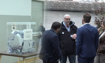 Američki posmatrač zatečen scenama izbornog dana: Ukazao na pritiske i pokušaje zastrašivanja, pohvalio organizaciju u Kuli