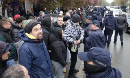 Blokaderi se uspaničili, pljušte optužbe: Međusobne svađe na izborni dan!