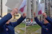 Blokaderi oduzeli fasciklu aktivisti SNS: Nadali se spisku, dobili.... (VIDEO)