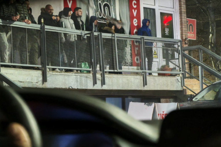 Sodoma i gomora u Kuli: Bolesne scene posle teškog izbornog poraza (FOTO/VIDEO)