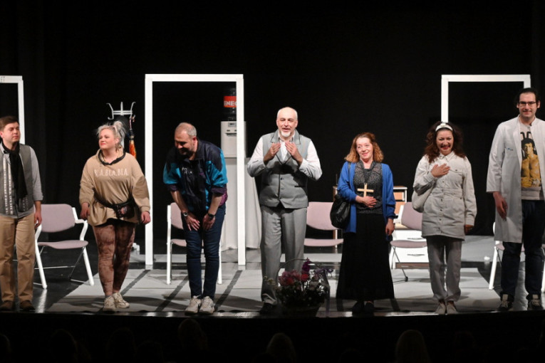 Trijumf predstave "Švejk" na Danima komedije u Jagodini: Čak tri velika priznanja (FOTO)