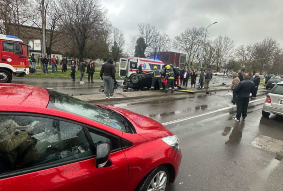 Tragedija kod Niša: U sudaru autobusa i automobila poginula jedna osoba, troje povređeno (VIDEO)