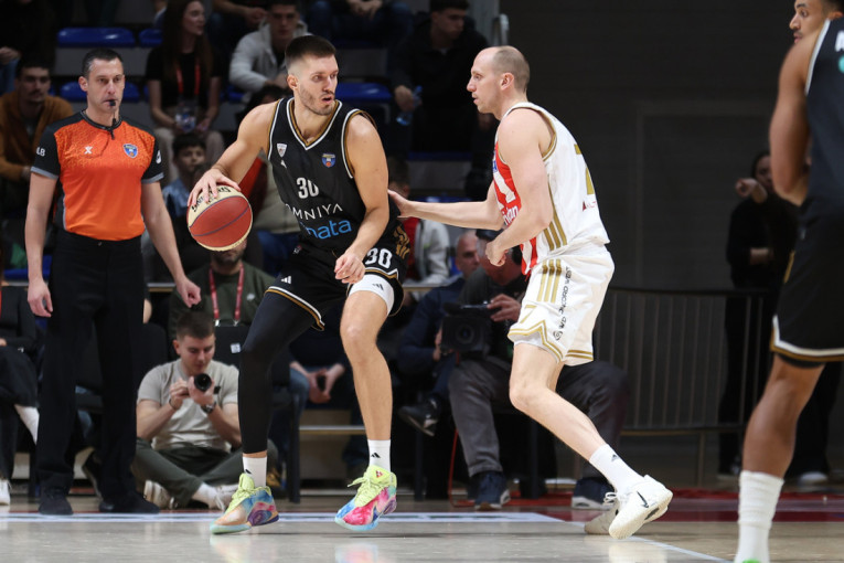 Crvena zvezda - Dubai: Razigrali se gosti, topi se prednost crveno-belih!