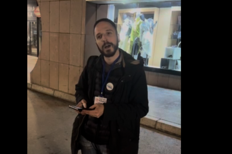 Blokader Jevđenije Dimitrijević pokušao da ponizi novinara, pa ispao budala (VIDEO)