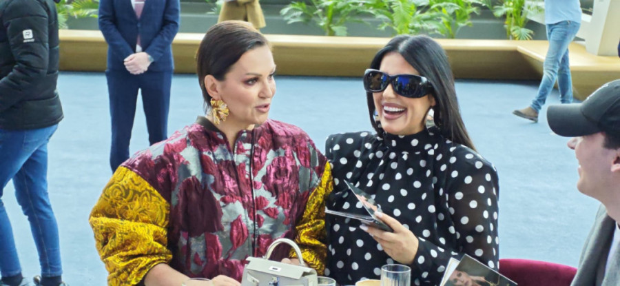 Nina Badrić okupila srpsku estradu! Pogledajte šta je dobila na poklon od Milice Pavlović! (FOTO/VIDEO)