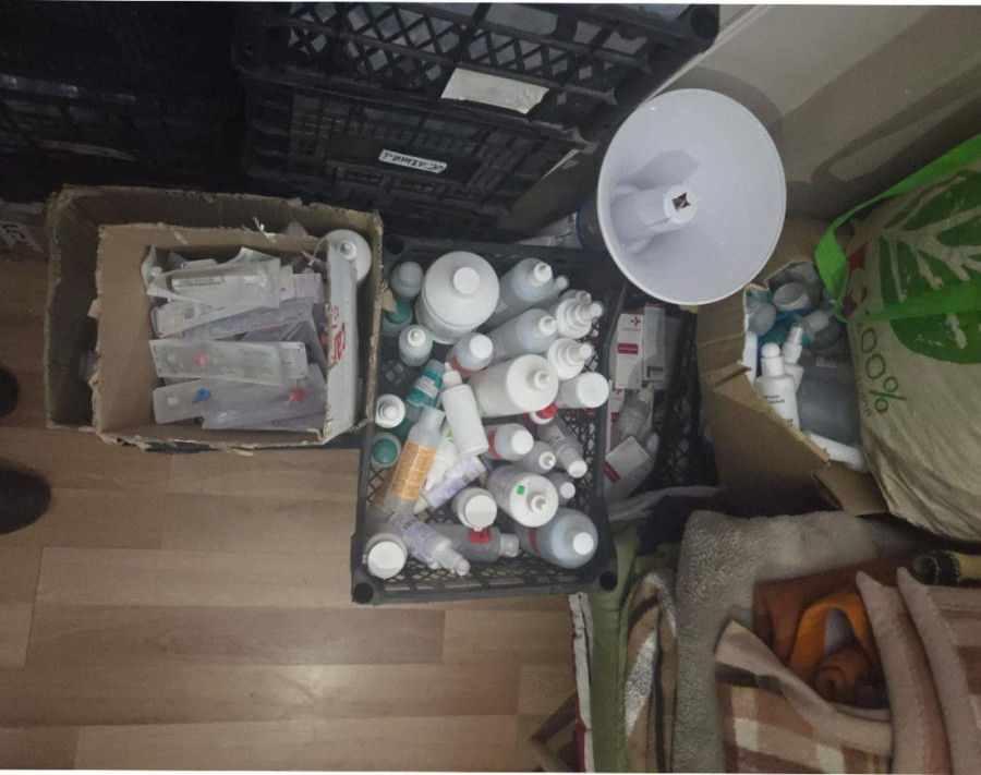 Šta je sve pronađeno u rektoratu: Braunile, špricevi i torbe medicinske opreme u 28 prostorija (FOTO)