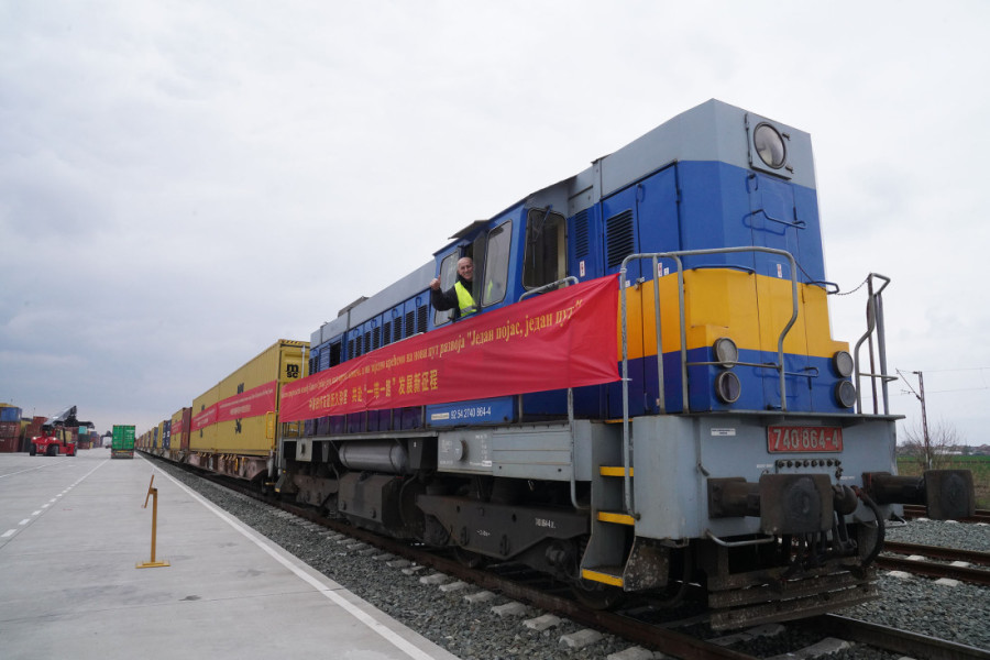 Voz iz Batajnice sa srpskim proizvodima krenuo put kineske provincije Hebei (FOTO/VIDEO)