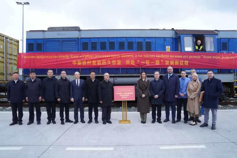 Voz iz Batajnice sa srpskim proizvodima krenuo put kineske provincije Hebei (FOTO/VIDEO)