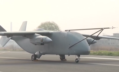 Kina testirala najveći dron na svetu: Težak je 7 tona, može da nosi 3,5, a domet mu je zadivljujuć (VIDEO)