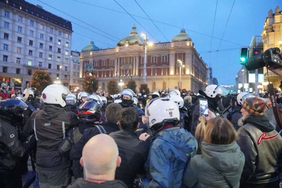 Imaju isti cilj i sredstva:  Dok se NATO opozicija se sastaje u Briselu,  Đokiću ambasador iz Brisela dolazi "na noge"! (VIDEO)