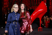 Premijera filma "Đavo nosi Pradu 2" je zaludela svet: Meril Strip i En Hatavej pretvorile crveni tepih u modnu pistu (FOTO)