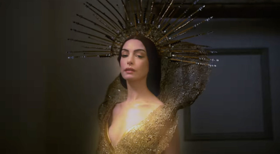 Ovakvu En Hatavej do sada niste videli: Jezive scene, strah i mračne tajne u filmu "Mother Mary" (FOTO/VIDEO)