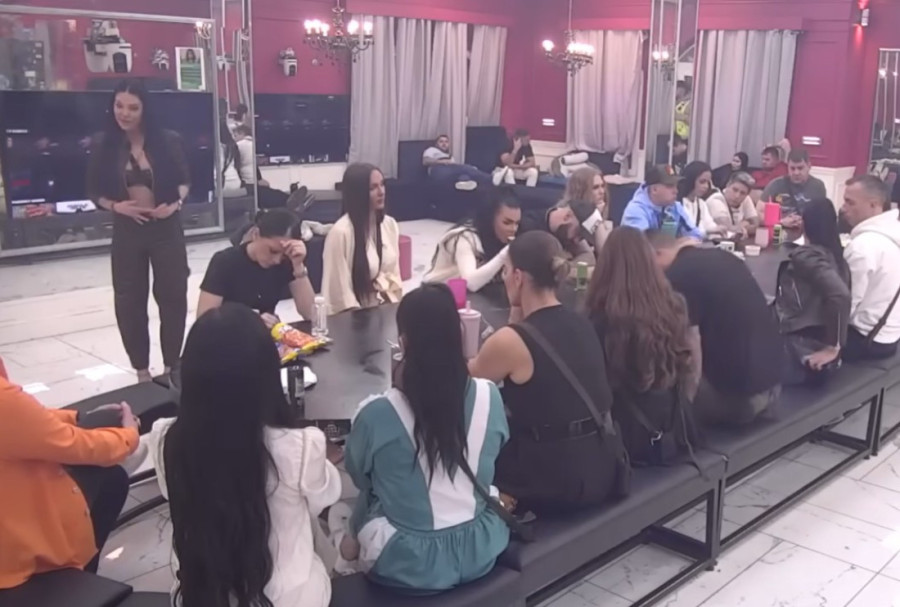 Pevačica Mala Cana (47) o udaji za 41 godinu starijeg kolegu: "Ne skidam burmu kao neke koleginice"