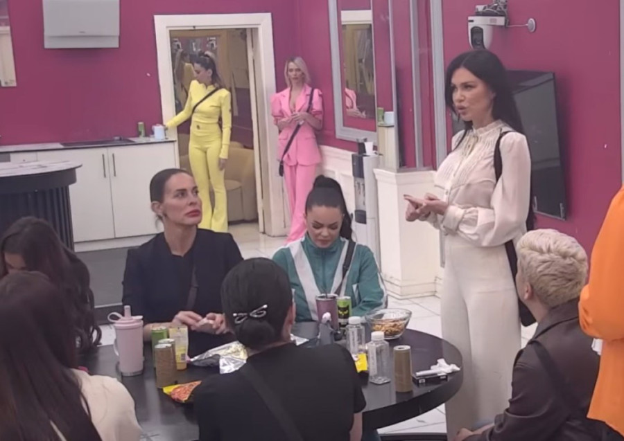 Skandal! Asmin pozvao muslimane da linčuju Staniju! Ona skočila da se brani: "U mojoj zemlji me niko neće napadati!"