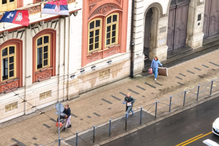 Blokaderi napuštaju zgradu Rektorata! (FOTO)