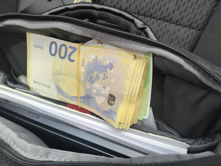 Carinici sprečili dva pokušaja krijumčarenja: Zaplenjeni novac i nakit u vrednosti od 52.000 evra (FOTO)