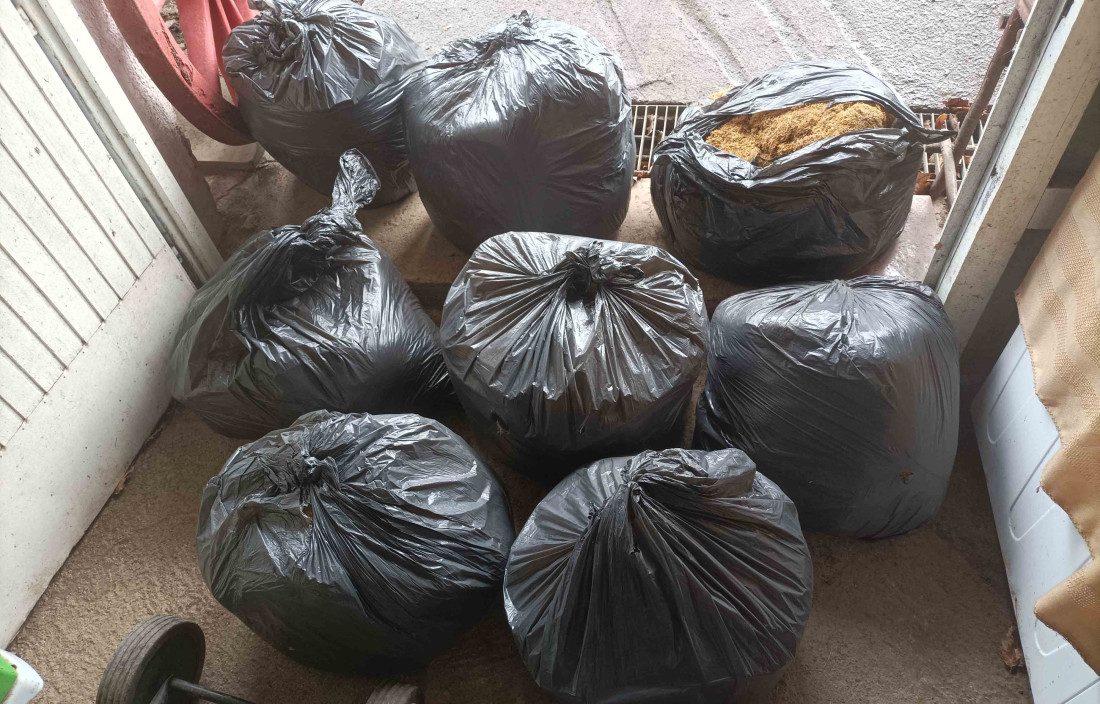 Milion u duvanu: Zaplena u stanu švercerke (FOTO)