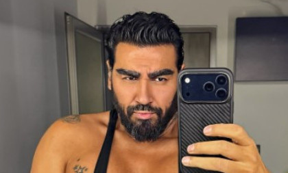 Azis ponosno pokazao silikonske grudi! Obim će vas šokirati: "Umetničko delo" (FOTO/VIDEO)