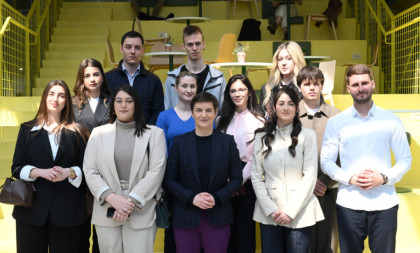 Ana Brnabić čestitala Dan studenata: Država će vratiti obrazovanje na pravi put (FOTO/VIDEO)