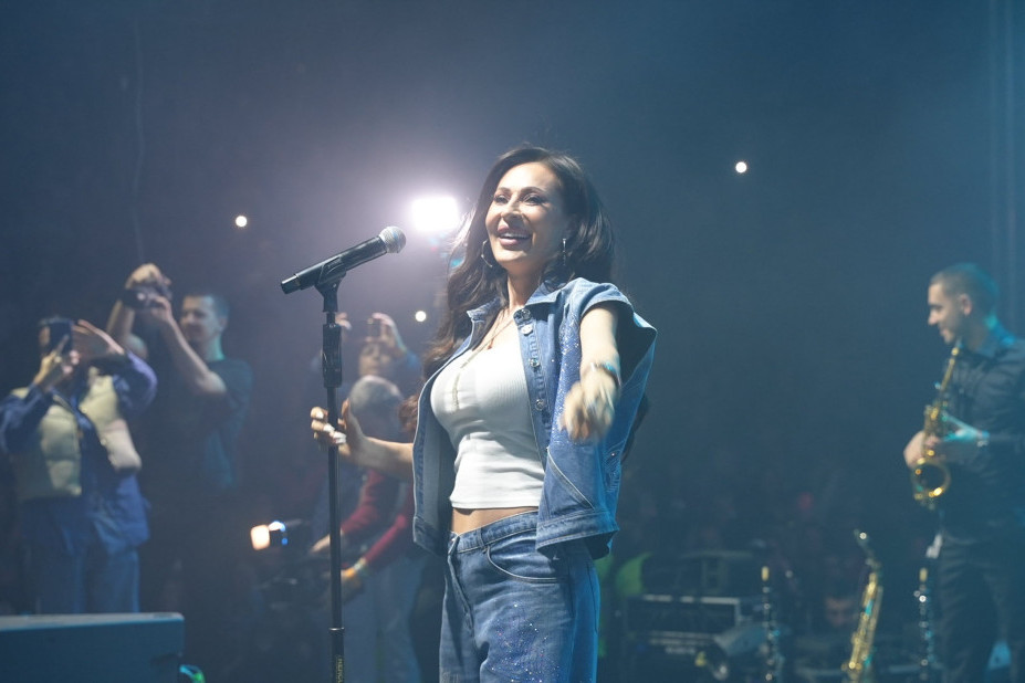 Ceca povela malog Željka sa sobom na koncert! Mališan ovu pesmu zapevao kao od šale