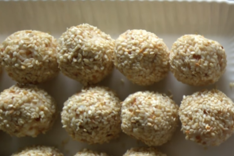 Recept dana: Posne kuglice sa susamom se prave za samo 15 minuta i nestaju sa stola brzinom svetlosti