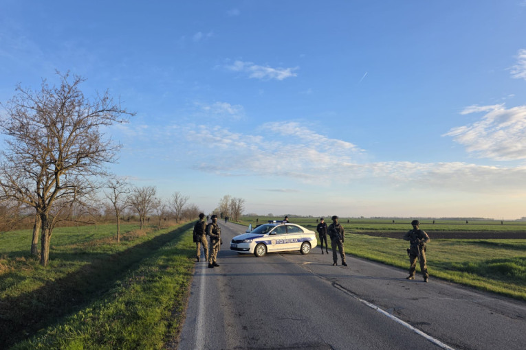 Prve fotografije i snimci iz Kanjiže! Na terenu vojska, policija i helikopteri (FOTO/VIDEO)
