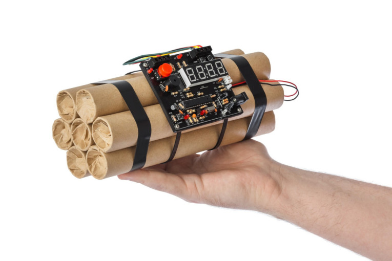 Haos zbog dojave: Pijanac prijavio bombe u školama, policija digla uzbunu