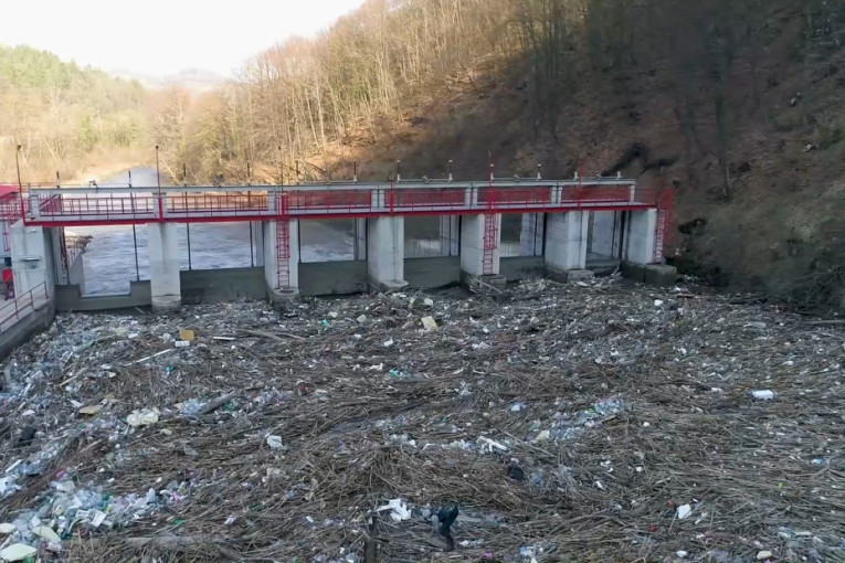 Idu dalje nego iko ikad: Posada Artemis II juri ka tamnoj strani Meseca (FOTO)