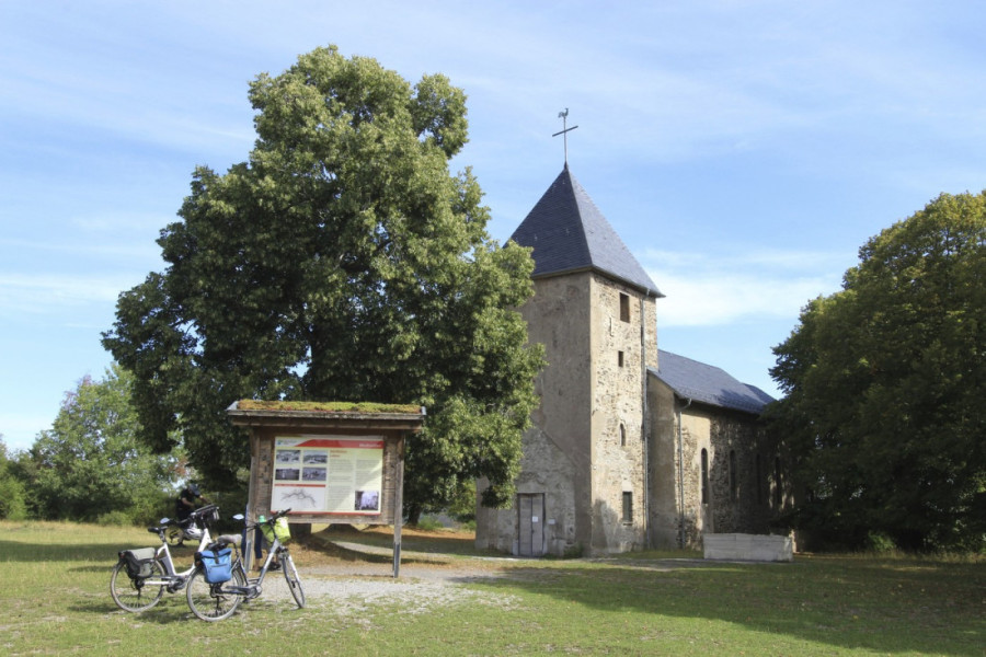 Bili su prinuđeni da napuste domove za samo tri nedelje: Sablasno selo tišine koje svedoči o apsurdu rata (FOTO)