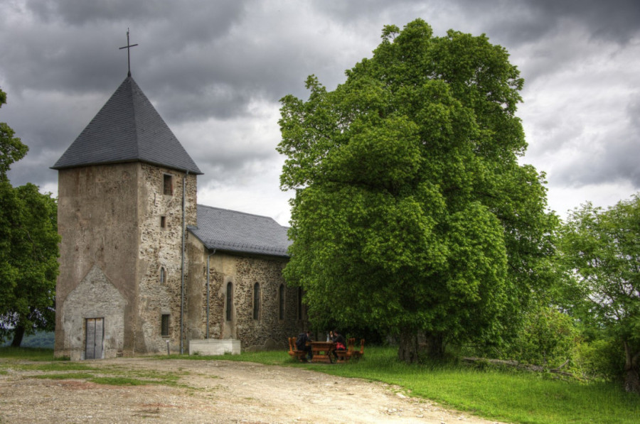 Bili su prinuđeni da napuste domove za samo tri nedelje: Sablasno selo tišine koje svedoči o apsurdu rata (FOTO)
