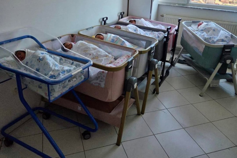 Predivne vesti iz Kosovskog Pomoravlja: Tokom vikenda u Pasjanu rođeno sedam beba!(FOTO)