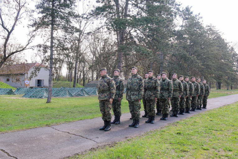 Vojnici generacije "mart 2026" prošli prvo logorovanje: Evo šta ih čeka dalje! (FOTO)