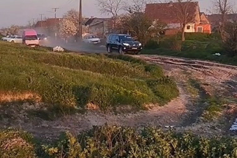 Okončana drama u mošorinskim atarima: Uhapšen muškarac koji je pucao na policiju! (FOTO/VIDEO)