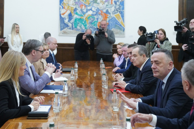 Počele konsultacije predsednika Vučića sa predstavnicima SPS-a (FOTO)