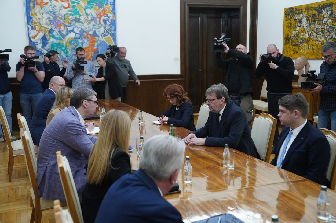 Vučić se sastao sa predstavnicima SPS-a, DSHV-a i SDPS-a! Obraća se u 13 sati (FOTO/VIDEO)