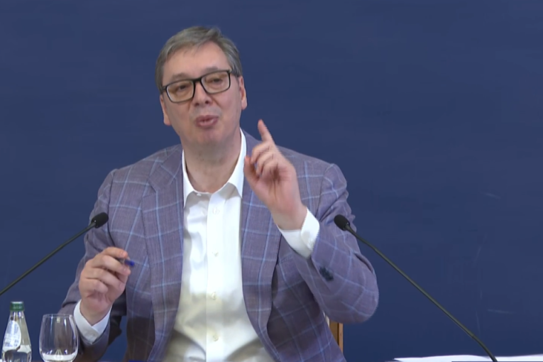 "Lako je udarati u džak koji ne uzvraća udarac" – Vučić: Poziv na dijalog nije trik, već suština demokratije