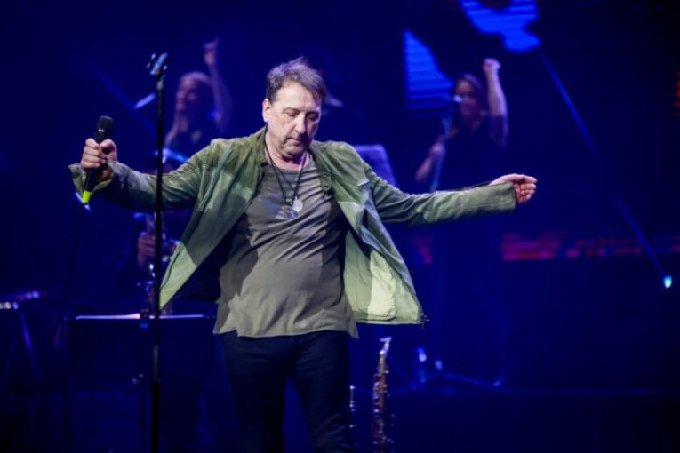 Uoči trećeg koncerta 25. aprila, Hari Mata Hari otkriva kako je nastala pesma "Strah me da te volim"