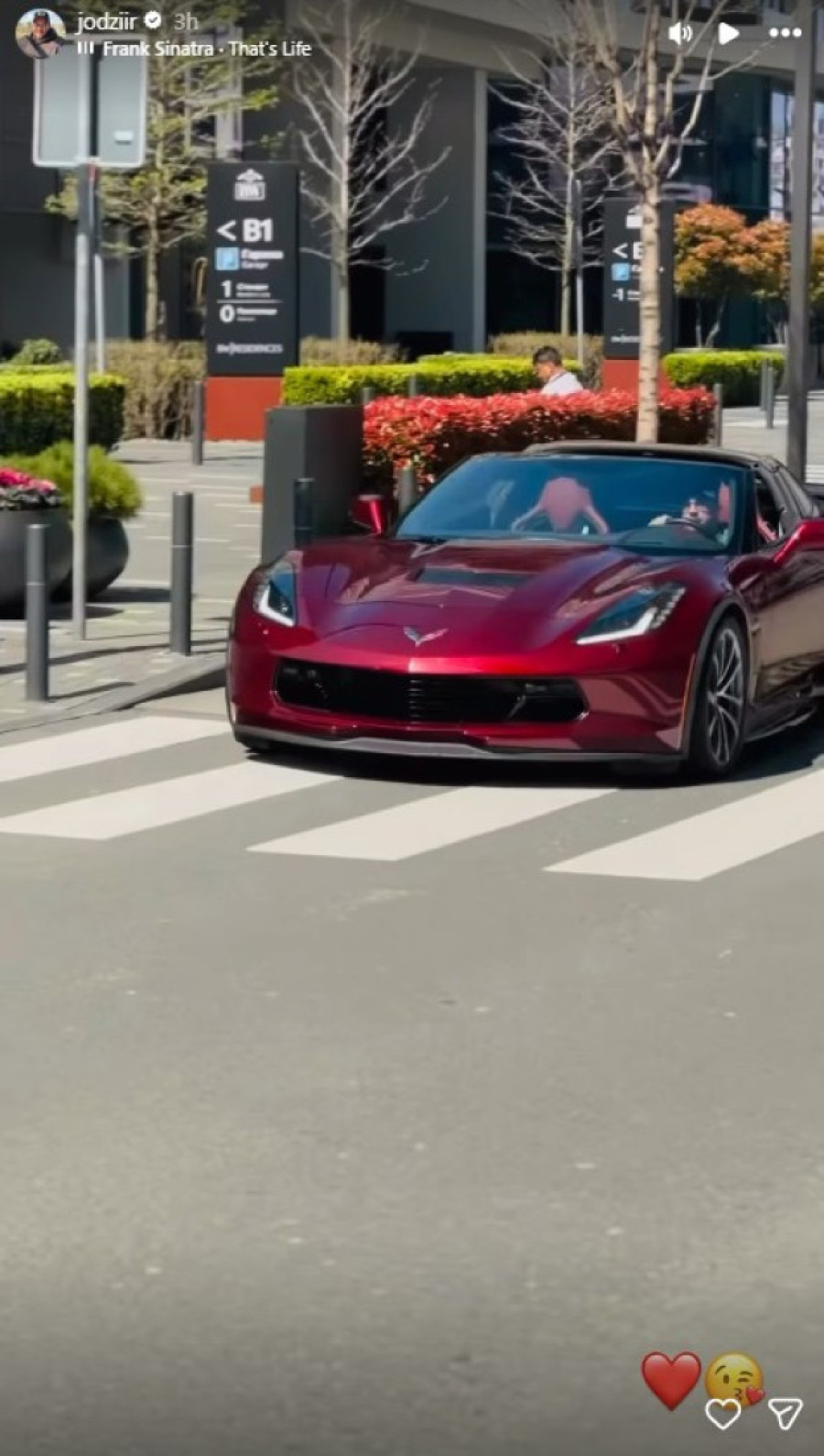 Jodžir besnom mašinom juri po Beogradu! Influenser se baškari u kolima skupljim od 60.000 evra (FOTO)