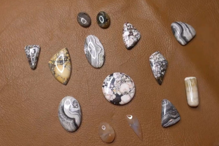 Skriveni dragulj srpske ravnice: Otkrijte poludrago kamenje i njegova čuda sa neverovatne iskopine! (FOTO)