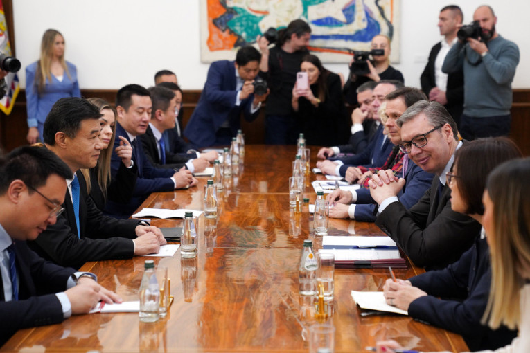 Sastanak na Andrićevom vencu: Vučić razgovarao sa predstavnicima korporacije Šandong Haj-Spid grup (FOTO/VIDEO)