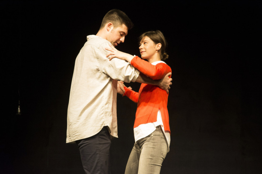 Atelje 212 obeležava deset godina od premijere predstave "Konstelacije": Odnos dvoje ljudi u paralelnim univerzumima (FOTO)