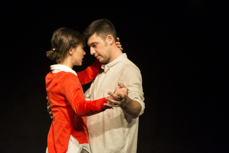 Atelje 212 obeležava deset godina od premijere predstave "Konstelacije": Odnos dvoje ljudi u paralelnim univerzumima (FOTO)