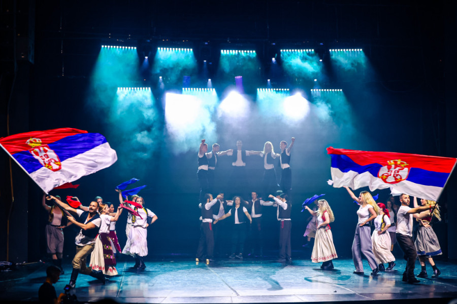 Beogradsko dramsko pozorište gostuje u Sankt Peterburgu: Dve hit predstave pred ruskom publikom (FOTO)